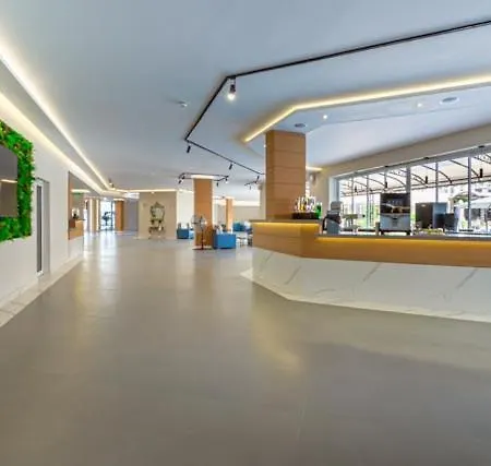 Martinez Ξενοδοχείο 4*