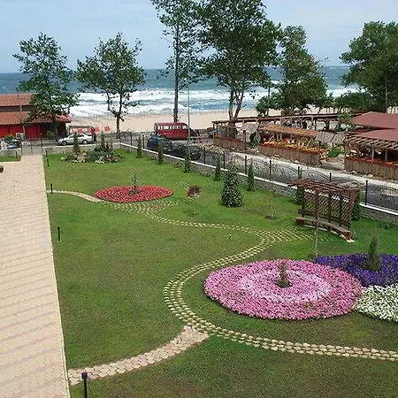 Отель Martinez