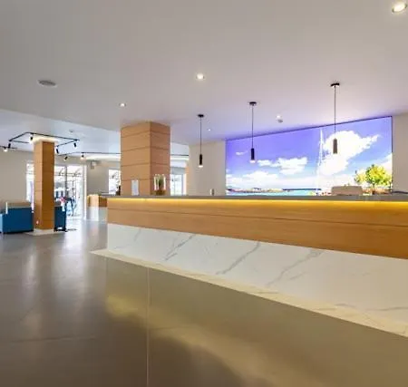 Хотел мартинез 4*