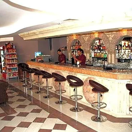 فندق Martinez